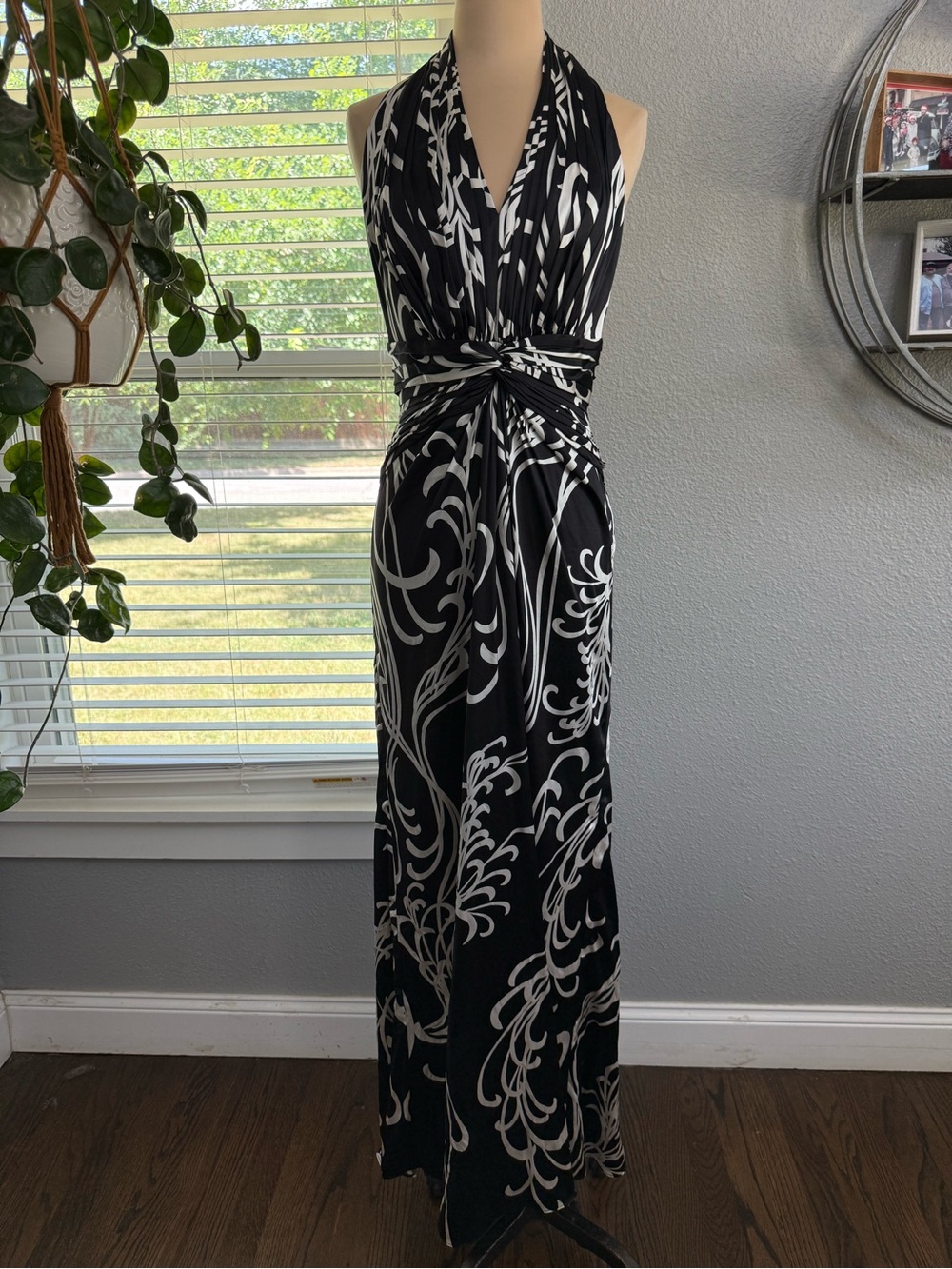NWT Tadashi Shoji Silk Halter Evening Gown Size 8